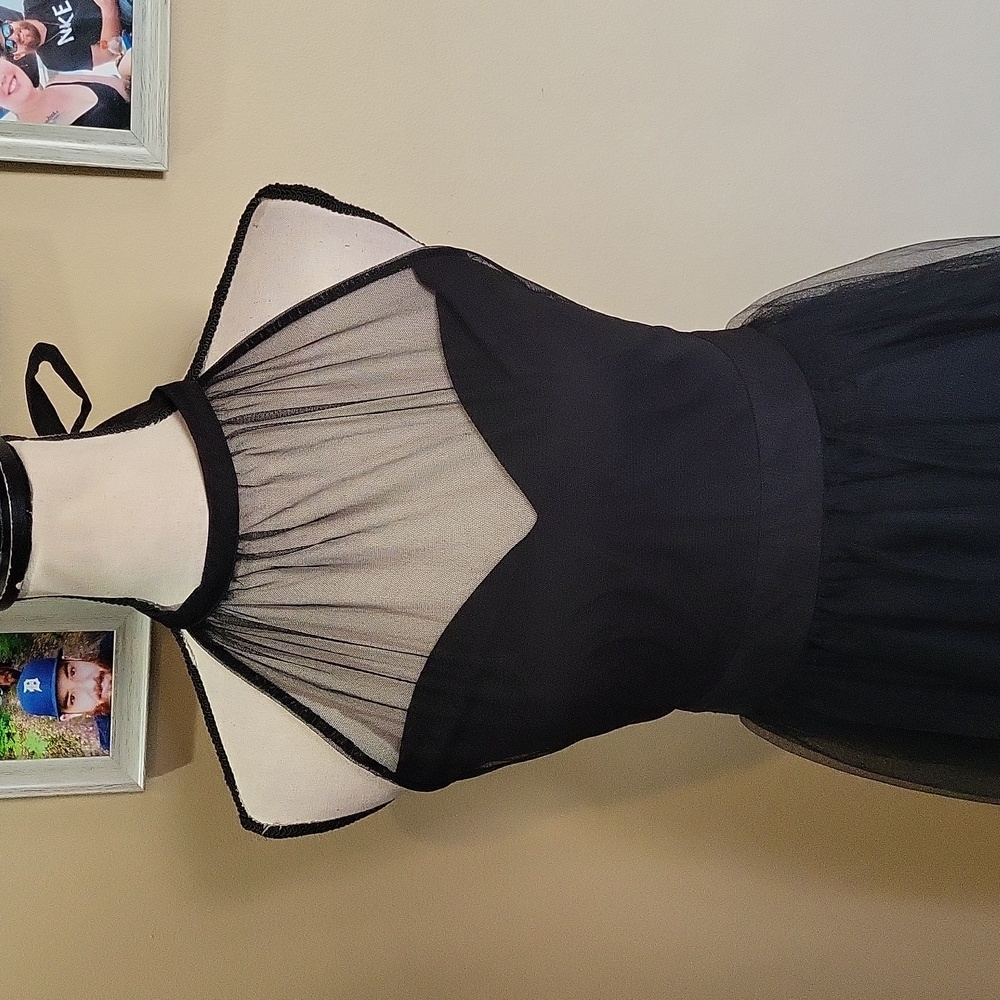 Fashion Nova Dress 🖤 - Picture 5 of 16